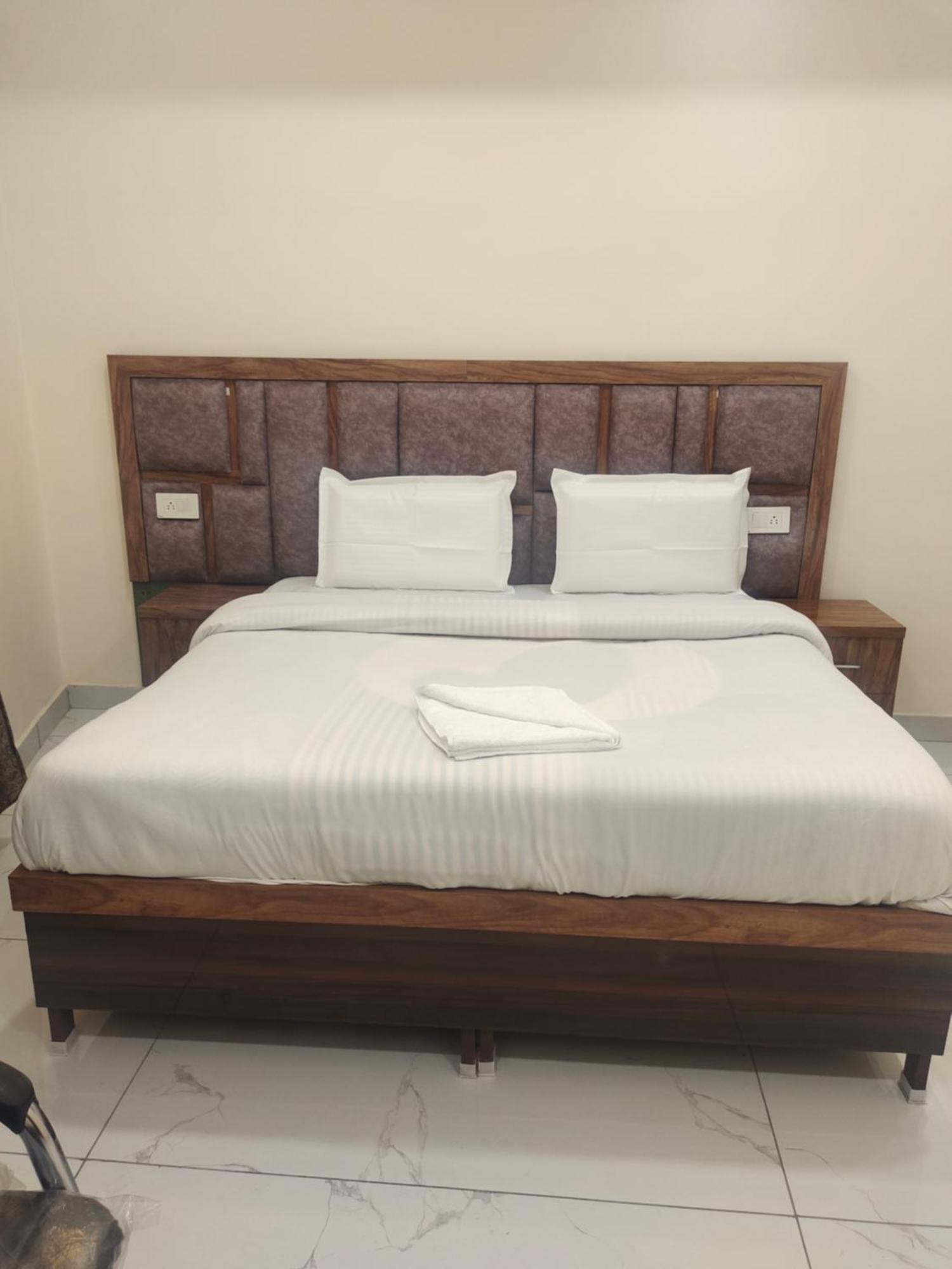 Hotel G-3 Jalandhar Exterior photo